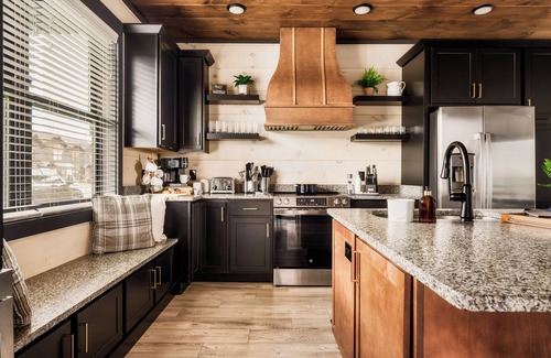 Sevierville House | Cozy Cub Luxury Cabin Pigeon Forge