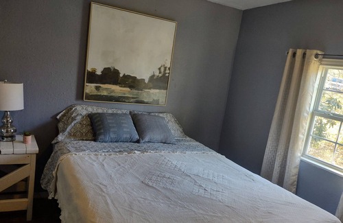 Longview House | Cozy, Cute home, minutes from Everything!