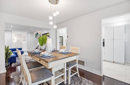 Ajax House | Cozy Cute Room in Ajax (Young Professional/Student/Short Stay/Long Term)