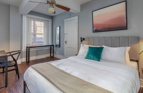 Central West End Apartment | Cozy CWE Apts near BJC by Zencity