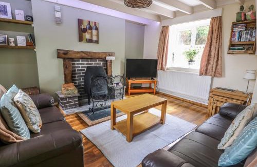 Llandysul House | Cozy Cwtch Cottage