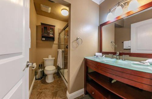 Truckee House | Cozy Deluxe Studio #131 at Donner Lake Village