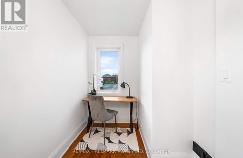 Earlscourt House | Cozy detached House In Midtown Toronto,!