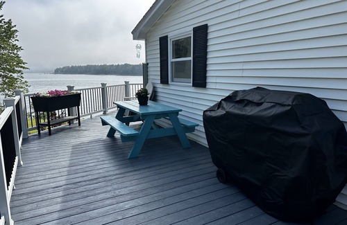Saint George House | Cozy Dockside House on Wheeler's Bay