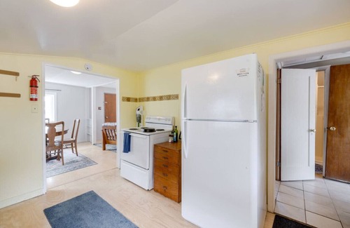 Rockaway Beach Cabin | Cozy Dog-Friendly Cabin near Twin Rocks