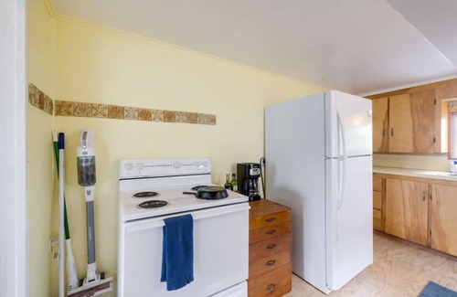 Rockaway Beach Cabin | Cozy Dog-Friendly Cabin near Twin Rocks