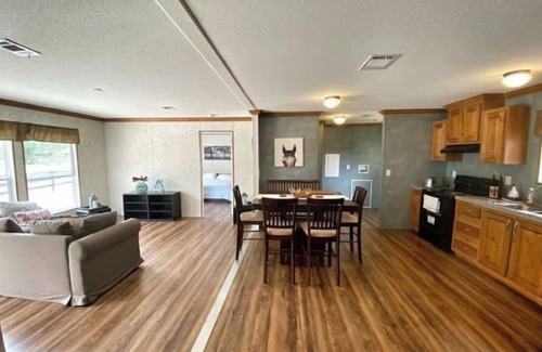 Fellowship Other | Cozy - Dog Friendly Farmhouse near HITS, WEC & Springs