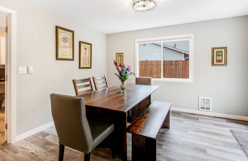 Littlerock House | Cozy, Dog-Friendly Home with Private Hot Tub, Grill & Mini Arcade - Free WiFi!
