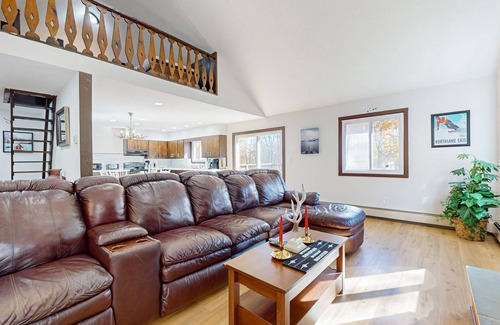 Stratton and Bromley Ski Areas House | Cozy dog-friendly house w/fireplace, firepit, loft, deck, TV's, wifi, kitchen