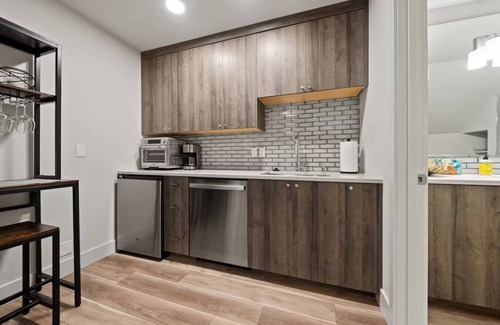 Walluga Apartment | Cozy Dog-Friendly Lake Oswego Studio Apartment