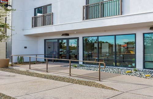 Eastlake Park Apartment | Cozy Downtown/Central Phoenix 1-bedroom Apt in delightful area fitness room, AC