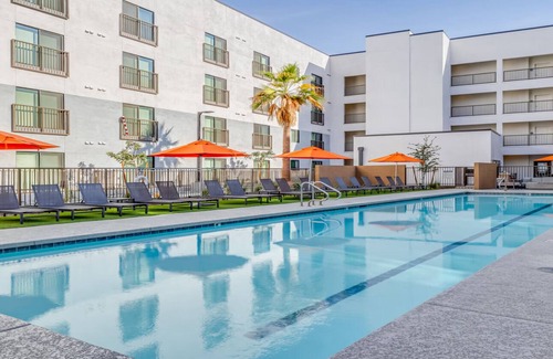 Eastlake Park Apartment | Cozy Downtown/Central Phoenix 1-bedroom Apt in delightful area fitness room, AC