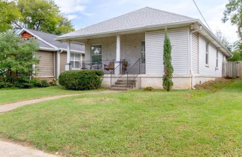 Edgehill House | Cozy Downtown Charmer 3 Bedroom 2 Bath Walk To Gulch