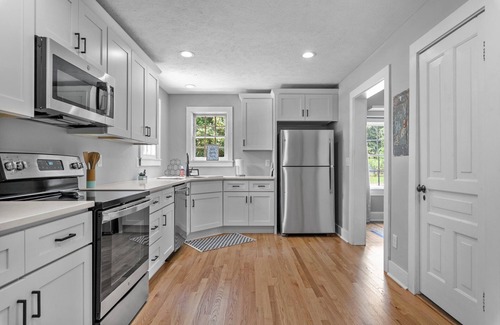 Southern Pines Cottage | Cozy downtown cottage close to the park
