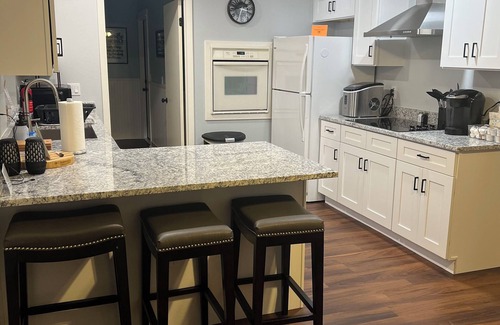 Safety Harbor House | Cozy Downtown Retreat/Walk to Marina & Main St!