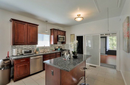 Northside House | Cozy Downtown San Jose House-Business/Vacation