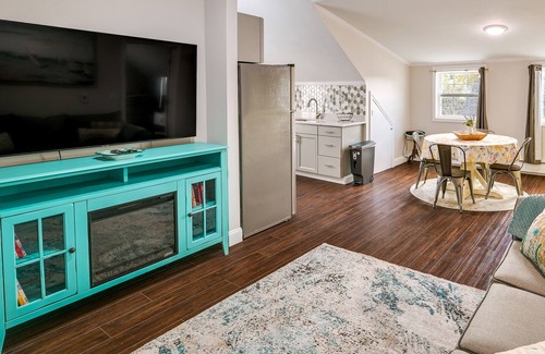Woburn Apartment | Cozy Downtown Woburn Rental w/ Walkable Location!