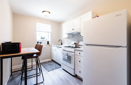 Shelby Park Apartment | Cozy dream 2 Bed corporate apartment 2min Downtown in Central Louisville
