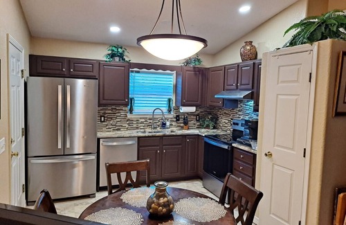 North Northwest Pensacola Cottage | Cozy Dream Cottage/short distance from beautiful white sand beaches