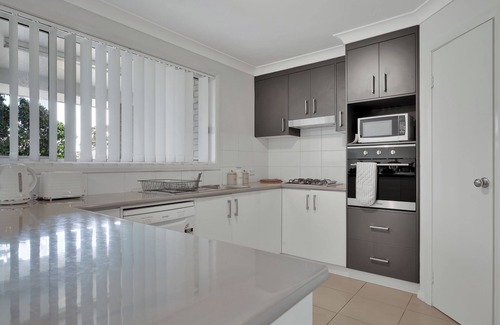 Dubbo House | Cozy Dubbo retreat - close to the zoo