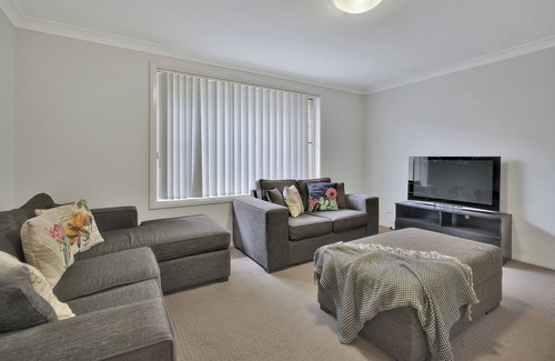 Dubbo House | Cozy Dubbo retreat - close to the zoo