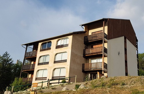 Enchastrayes Apartment | Cozy duplex between the Sauze and Super Sauze ski resorts