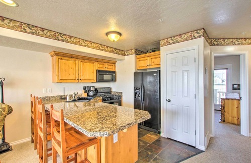 Eden Condo | Cozy Eden Condo Retreat < 6 Mi to Ski Resort!