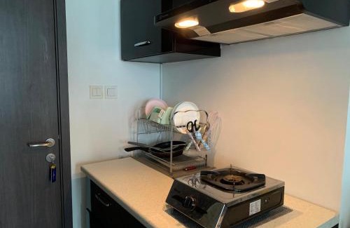 Pondok Aren Apartment | Cozy Emerald Bintaro Icon Short Staycation by alonelyroom