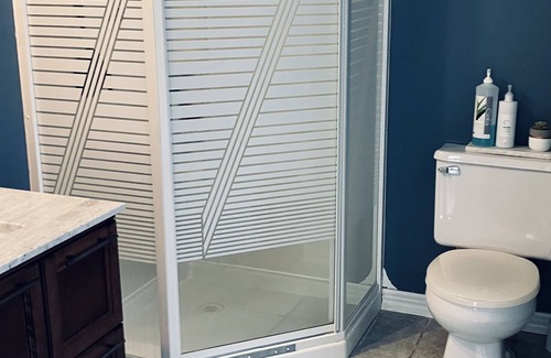 Val-Belair House | Cozy excutive room Pet Friendly MAX.14 days. stay