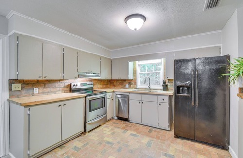 Fairhope House | Cozy Fairhope Retreat w/Patio & Grill!