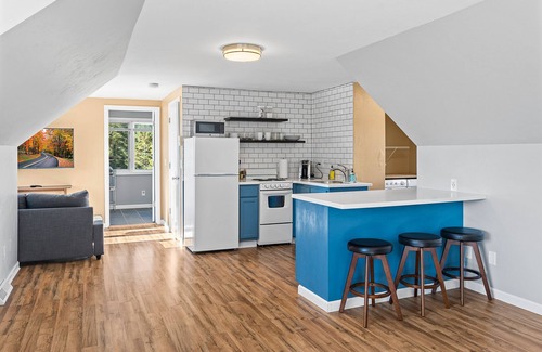 Ephraim Apartment | Cozy Fall Studio Above Bakery Perfect for Two