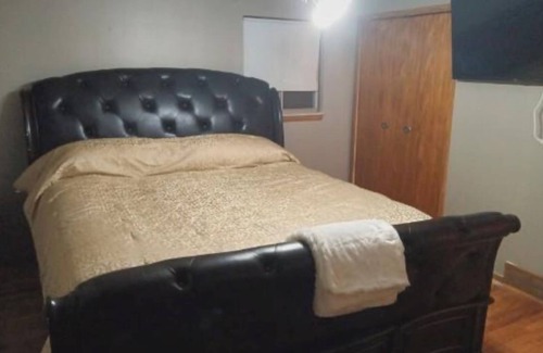 Richmond Heights House | Cozy Family and Pet-Friendly home in Richmond Hts. 15 Minutes from Downtown.