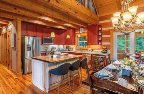 Hot Springs House | Cozy Family Cabin Retreat with hot tub. Nestled in the Appalachian Mountains