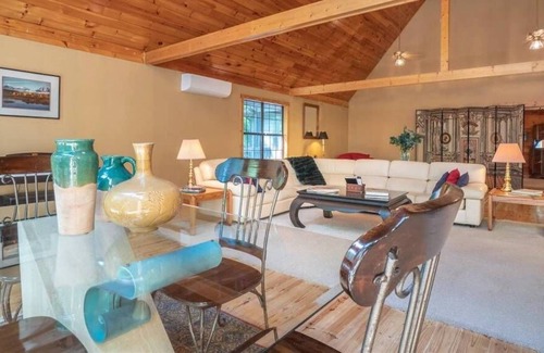 Helen Cabin | Cozy Family Chalet in the Woods on a stream and only a short drive to Helen Ga.