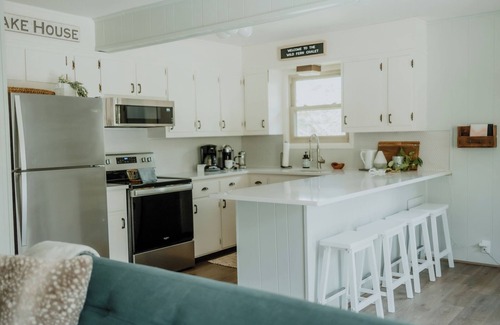 Pocono Pines Ski Chalet | Cozy, Family-Friendly Chalet in Lake Naomi - Sleeps 10 - Pocono Pines Retreat