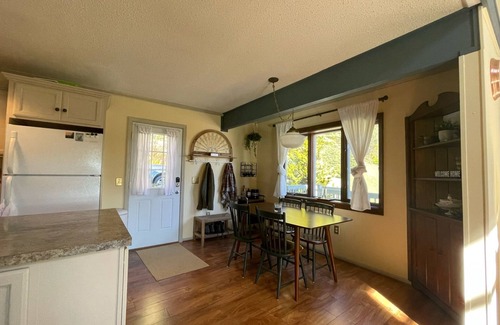 Altamont House | Cozy Family Friendly 3BR w/Stunning Views in Linville Falls