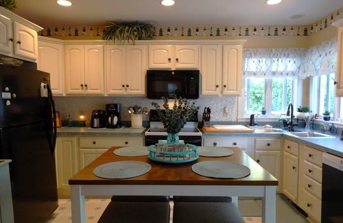 Falmouth Cottage | Cozy family-friendly cottage on beautiful Shining Sea bike trail