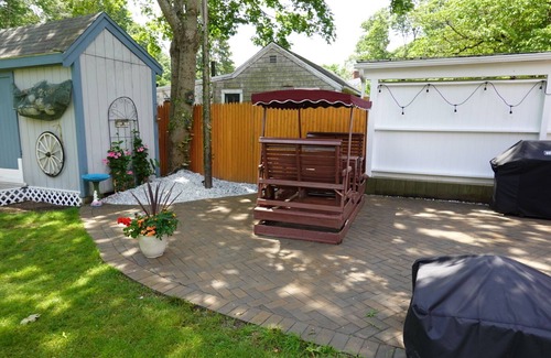 Falmouth Cottage | Cozy family-friendly cottage on beautiful Shining Sea bike trail