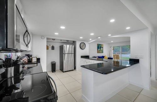 Lake Magdalene House | Cozy Family Home in Tampa W/Heated POOL