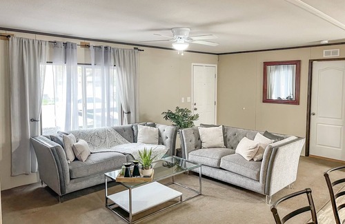 West Valley House | Cozy family home with great location and low fees.