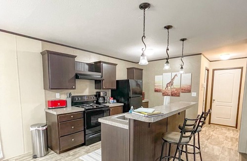 West Valley House | Cozy family home with great location and low fees.