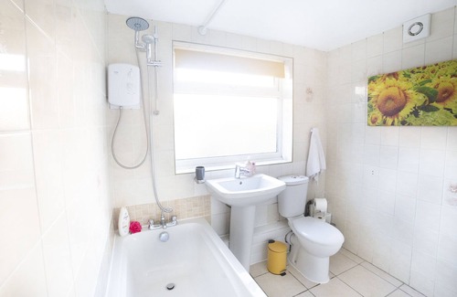 Grays House | Cozy Family house in The heart of Grays