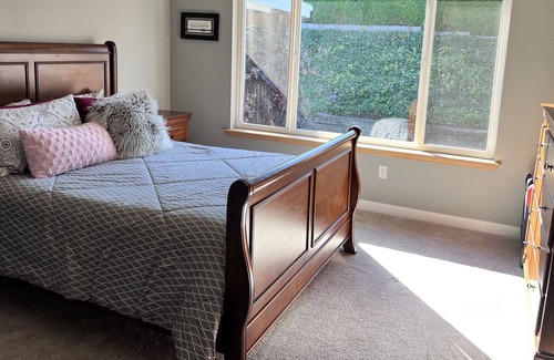 Marysville House | Cozy Family Rambler in Central Marysville. Mins to Golf Course, Shopping & Eats