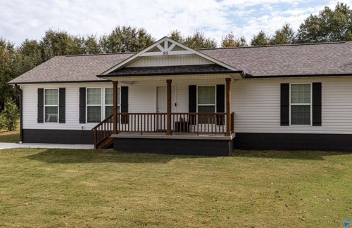 Albertville House | Cozy family retreat with great parking for multiple boats and vehicles!