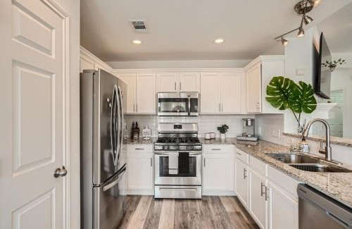 Pflugerville House | Cozy Family Retreat - Pet Friendly
