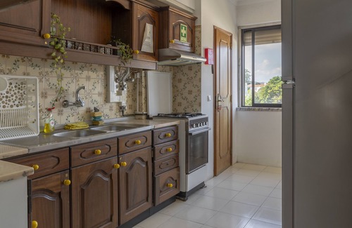 Santa Maria e Sao Miguel Apartment | Cozy Family Room 4 in Central Sintra, Steps From Olga Cadaval Cultural Center