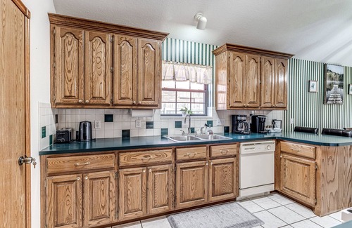 Midwest City House | COZY FAMILY SIZED 3 BEDROOM NEAR MIDWEST CITY REGIONAL PARK,TINKER AIRFORCE BASE
