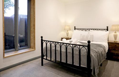 Hethel House | Cozy Farm Stay In Norfolk W Parking