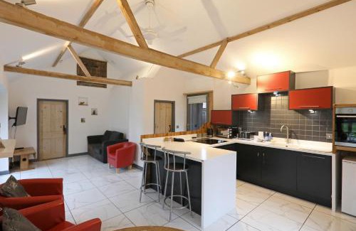Hethel House | Cozy Farm Stay In Norfolk W Parking