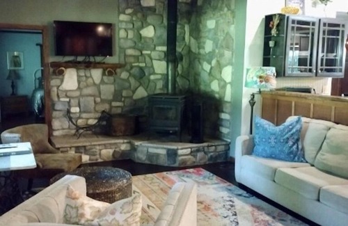 Waveland Other | *Cozy Farmhouse On 10 Acres Across From State Park